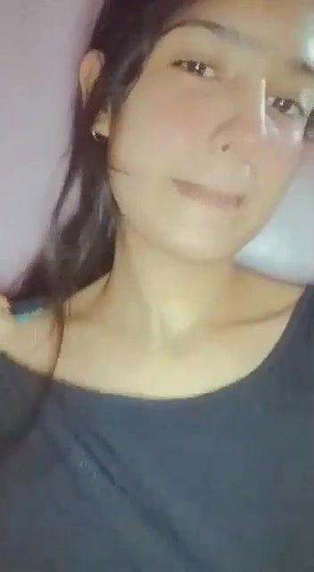 Beautiful Sexy Paki Girl Showing Her Hot Boobs