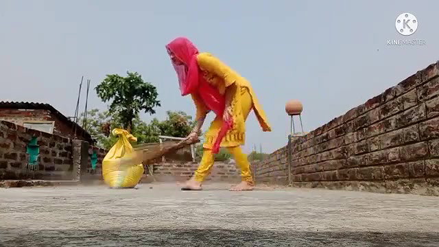Desi Bhabi cleaning daily vlog big gd hot video