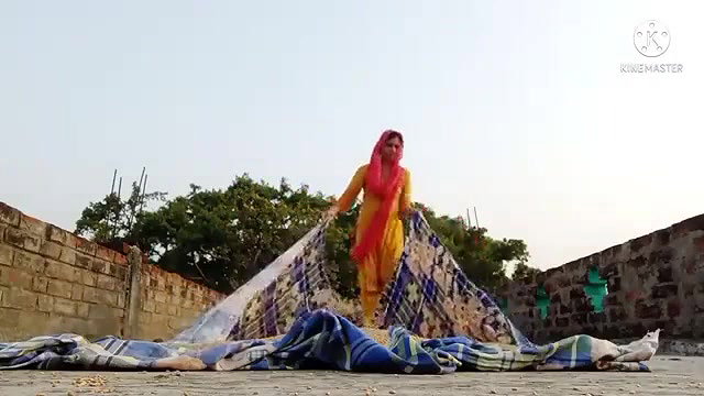 Desi Bhabi cleaning daily vlog big gd hot video