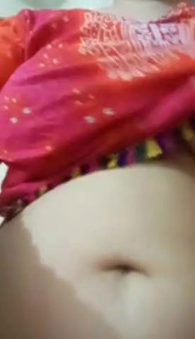 Pakistani Hot Mature Aunty Showing Her Huge Tits
