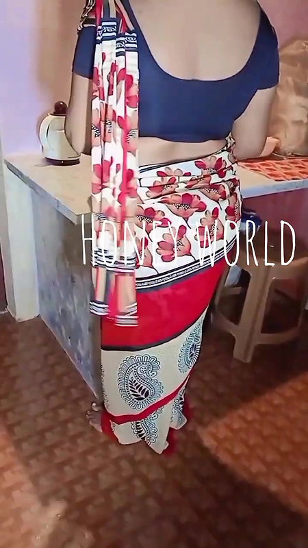 desi girl making lemon water 2022