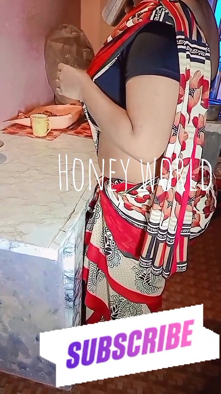 desi girl making lemon water 2022