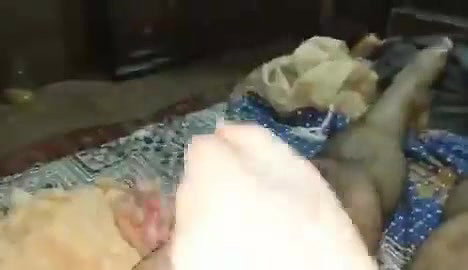 Desi Aunty Ne Apney Hubby Ko Discharge Kia