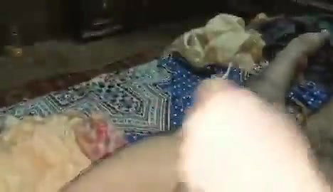 Desi Aunty Ne Apney Hubby Ko Discharge Kia