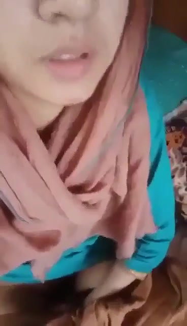 Must Watch Paki Girl is Masturbating and Talking Dirty Part 1