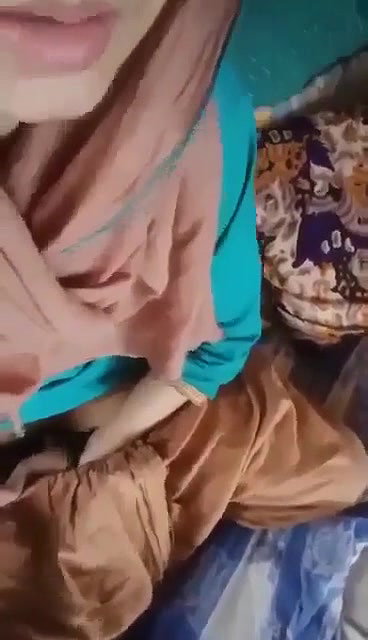 Must Watch Paki Girl is Masturbating and Talking Dirty Part 1