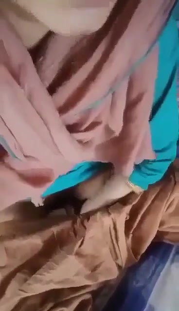 Must Watch Paki Girl is Masturbating and Talking Dirty Part 1