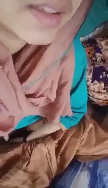 Must Watch Paki Girl is Masturbating and Talking Dirty Part 1