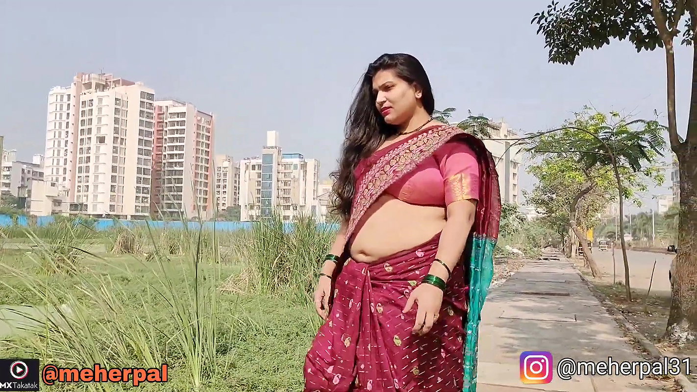 I Like To Do #slowmo Walk Decent Style Of Walk On Streets Of Mumbai Main Chali Main Chali
