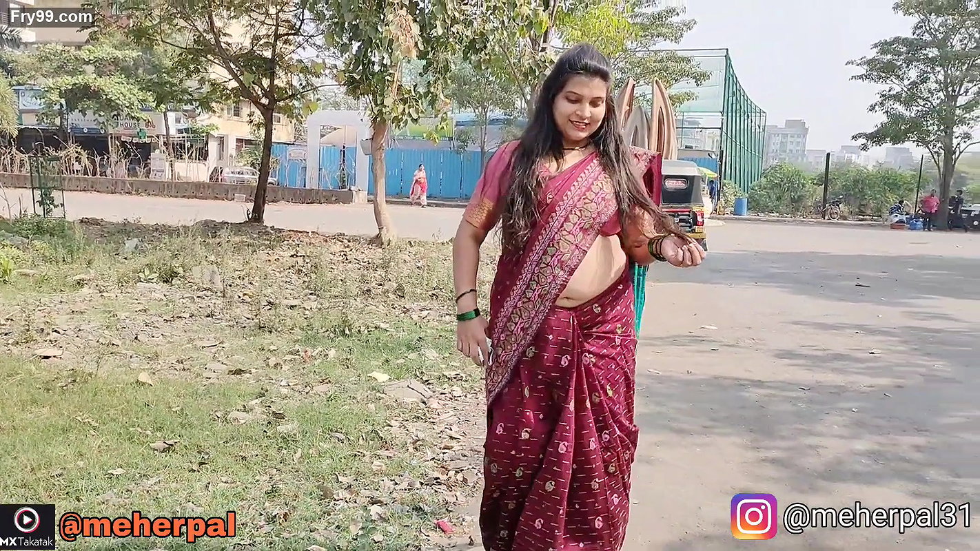 I Like To Do #slowmo Walk Decent Style Of Walk On Streets Of Mumbai Main Chali Main Chali