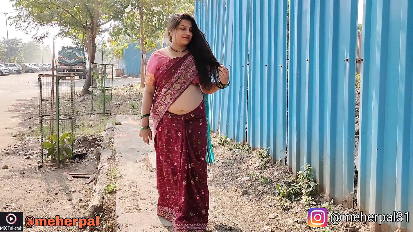 I Like To Do #slowmo Walk Decent Style Of Walk On Streets Of Mumbai Main Chali Main Chali