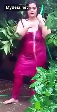 Bhabhi bathing in Garden for Devr