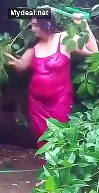 Bhabhi bathing in Garden for Devr