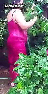 Bhabhi bathing in Garden for Devr