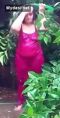 Bhabhi bathing in Garden for Devr