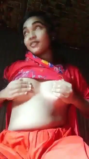 Horny Village GF Showing Nice Boobs