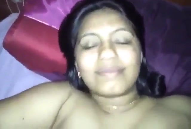 hot bhabhi ke chut me hi mall nikal diya