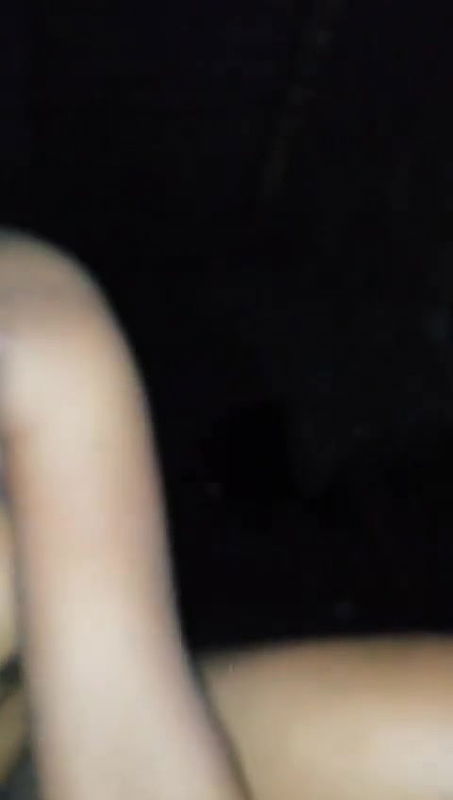 tamil bhabhi kapde utarkar land par baith gayi