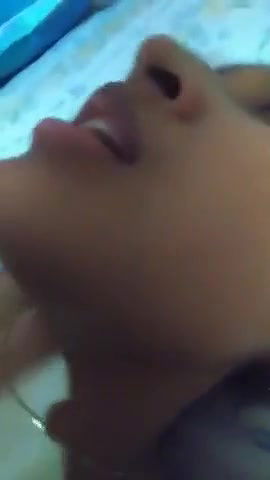 bengali girlfriend ke chut me pura land ghusa diya