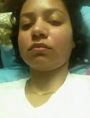 hot girl showing nude