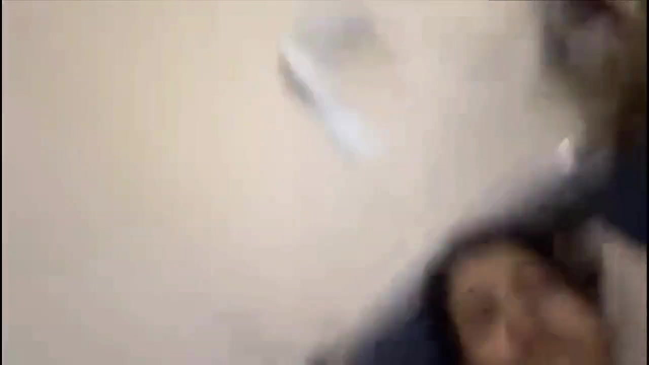 Horny Bhabhi Ne Subah Subah Choot Ko Masal Dala