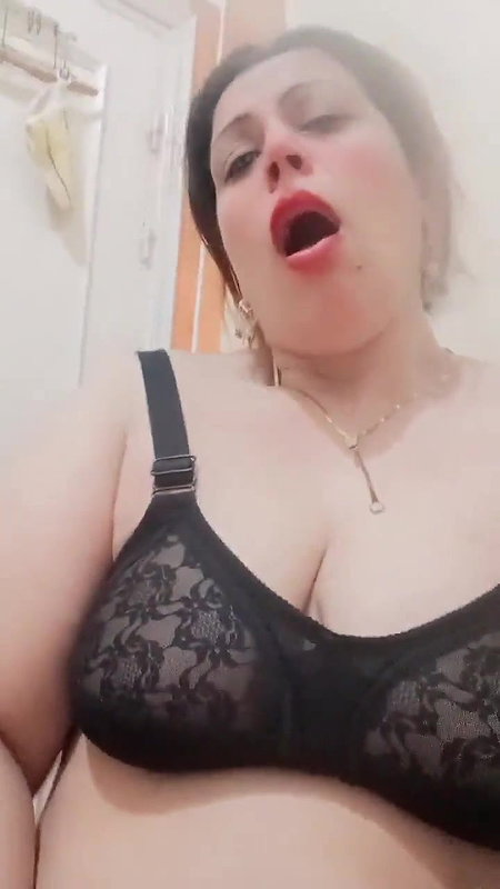 Indian Horny MILF Rubbing Pussy