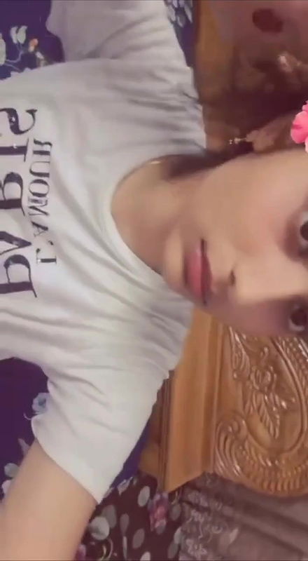 cute girlfriend exposing nude big boobs viral selfie