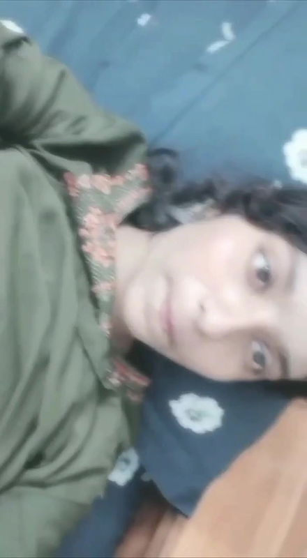 cute girlfriend exposing nude big boobs viral selfie