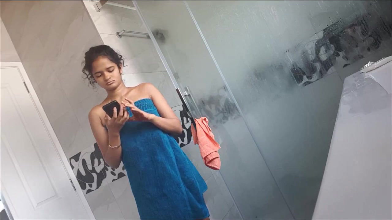 long bath mms desi girl