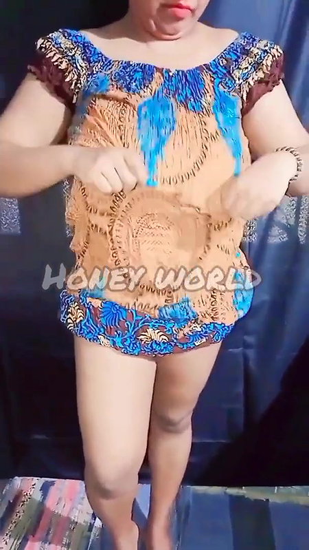Stylish outfits for curvy women @honeeyworld