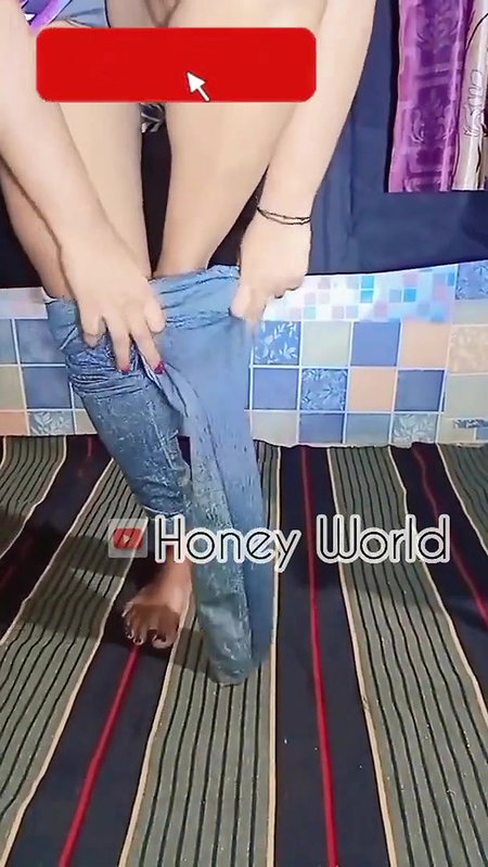 wearing violet top and jeggings
