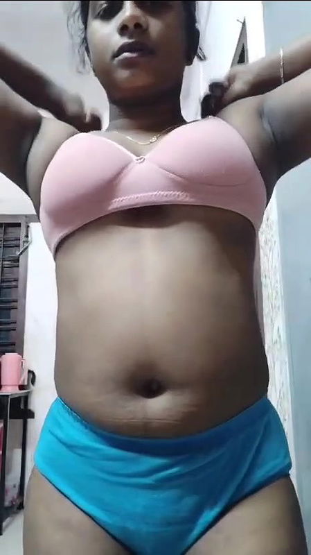 Hot desi tamil hotel receptionist making nude video for boyfriend showing her big boobs and wet hairy pussy