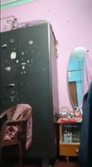 Desi chubby babe flaunting her curves while dressing