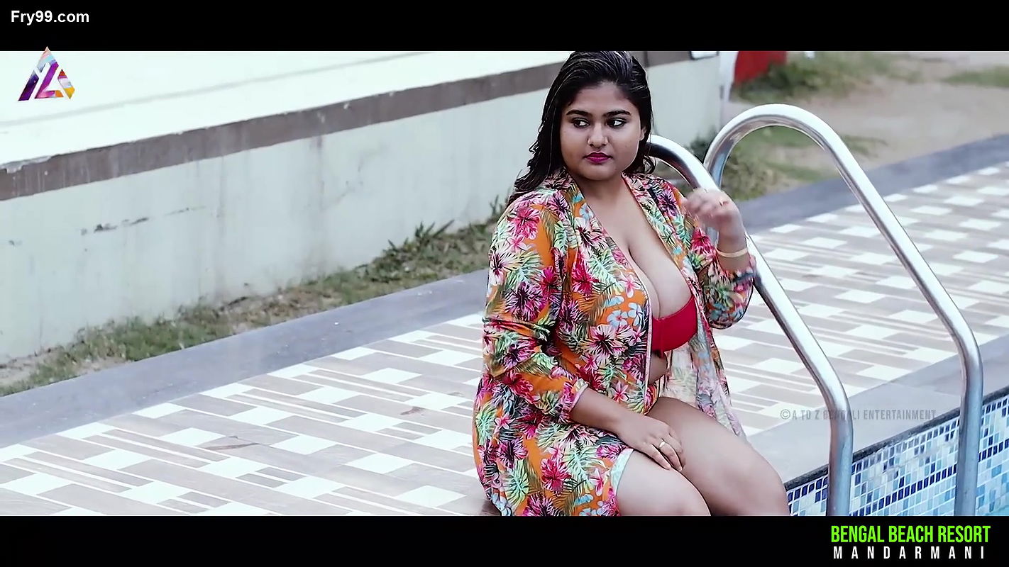 Booby Megha Das Ghosh Hanging Boobs Huge Cleavage Big Navel Show Photoshoot