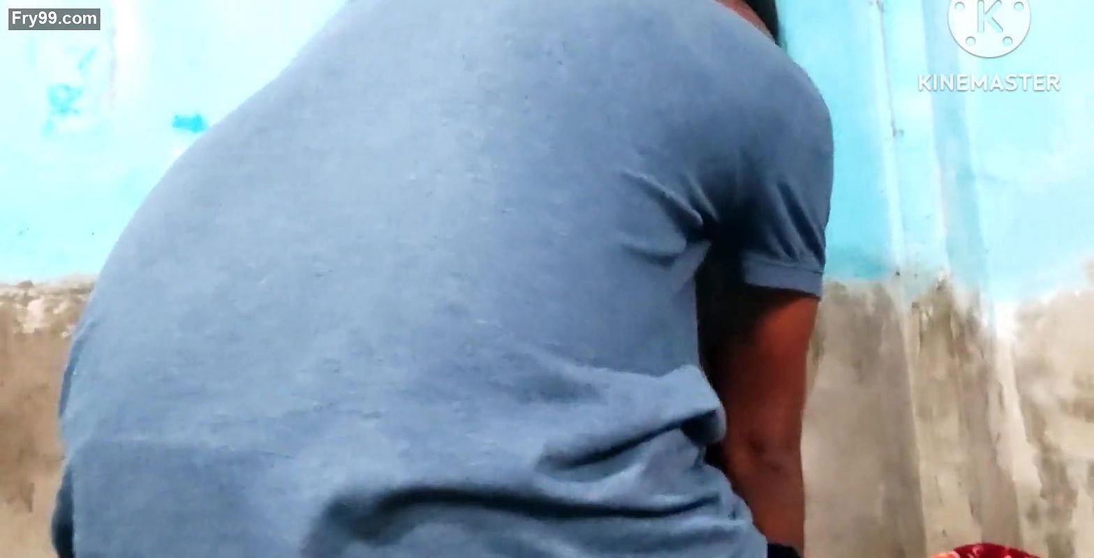 Pani ke paise na hona ke waja se bhabhi ko Pani wala ke sath chodna pada