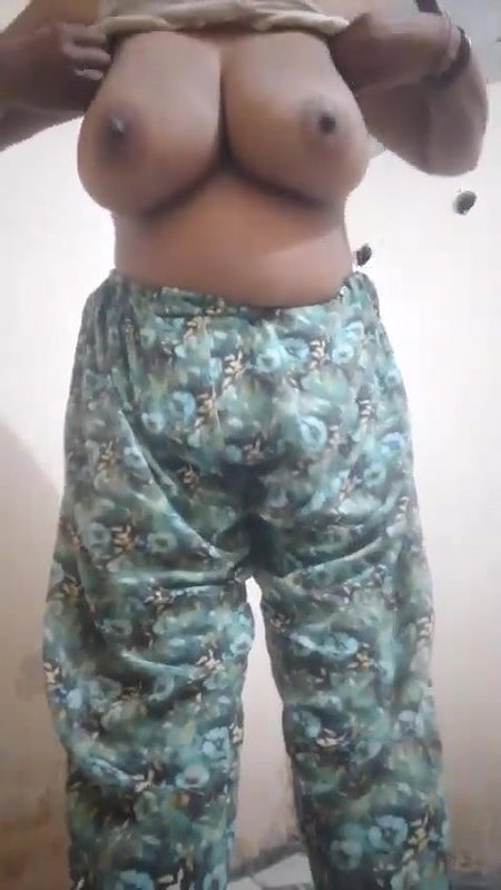 Mature Bhabhi K Bohat Barey Mummay