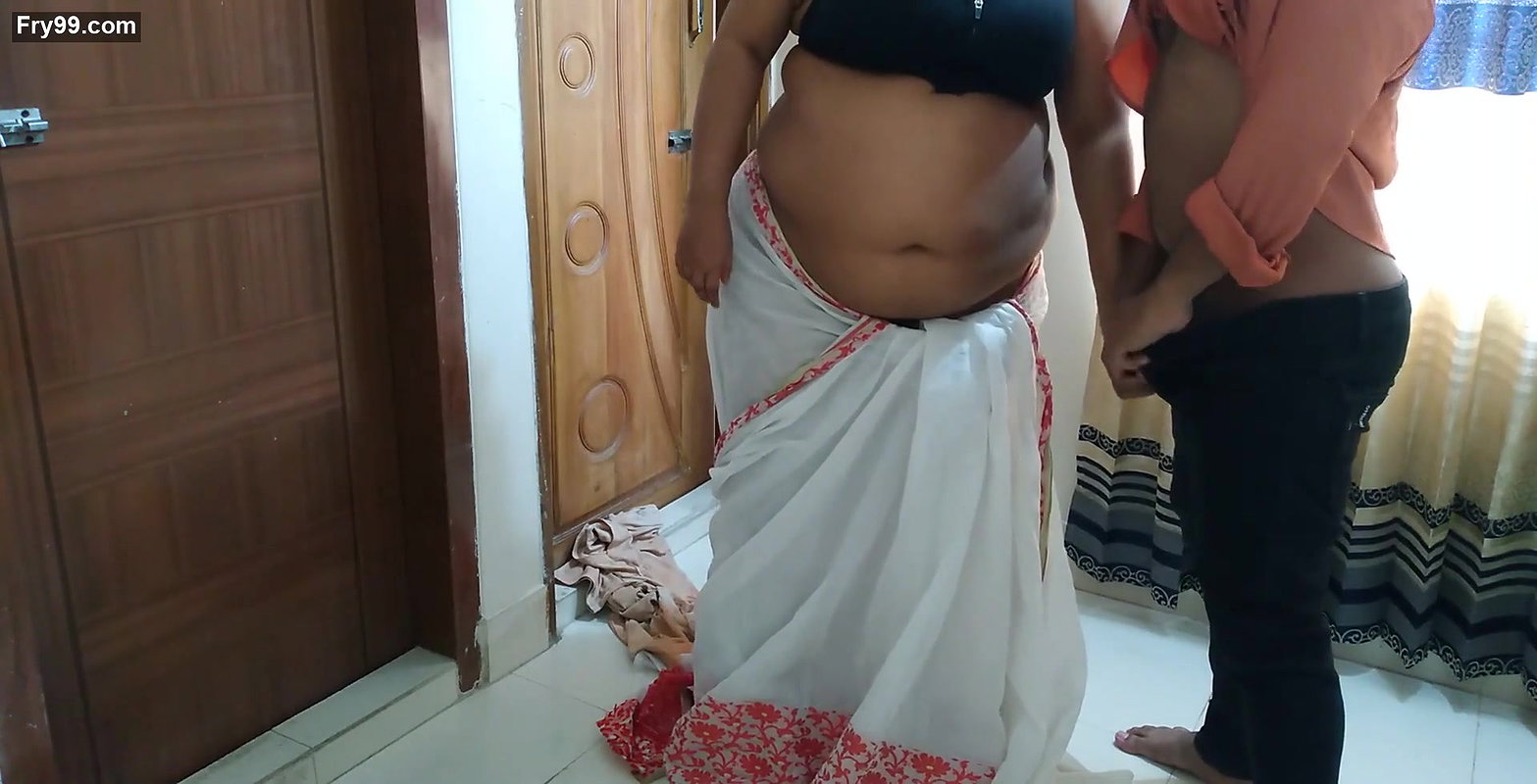 A(35 sal Priya Bhabhi Ko chudai Jabardast) ghar jhado lagane ka samay – painful sex.