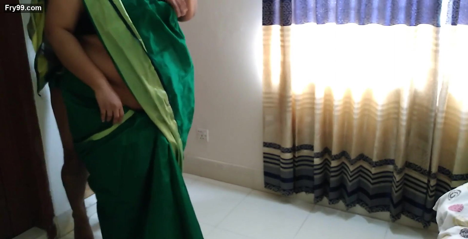 (Damad sexy saas ko khali room mein chodta hai) Son-in-law fucks lonely mother-in-law in empty room – Hindi Clear Audio