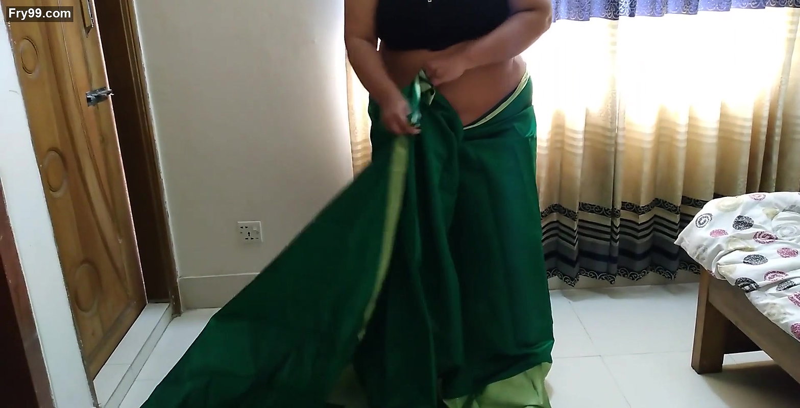 (Indian Aunty ki Jabardasti Chudai) Desi Super hot Sudipa Aunty Fucked by neighbor while wearing Saree – Huge Fuck & cum
