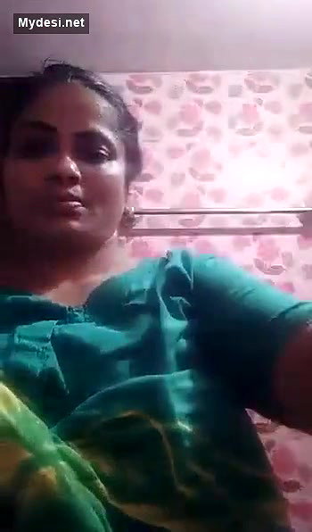 Desi hot bhabi nice boobs