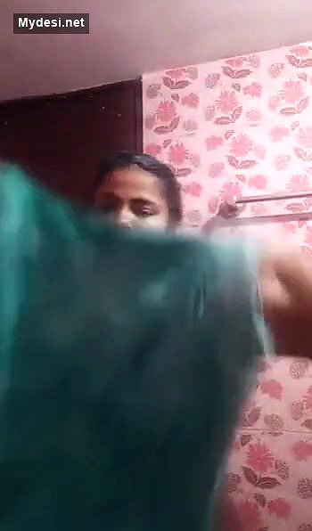 Desi hot bhabi nice boobs