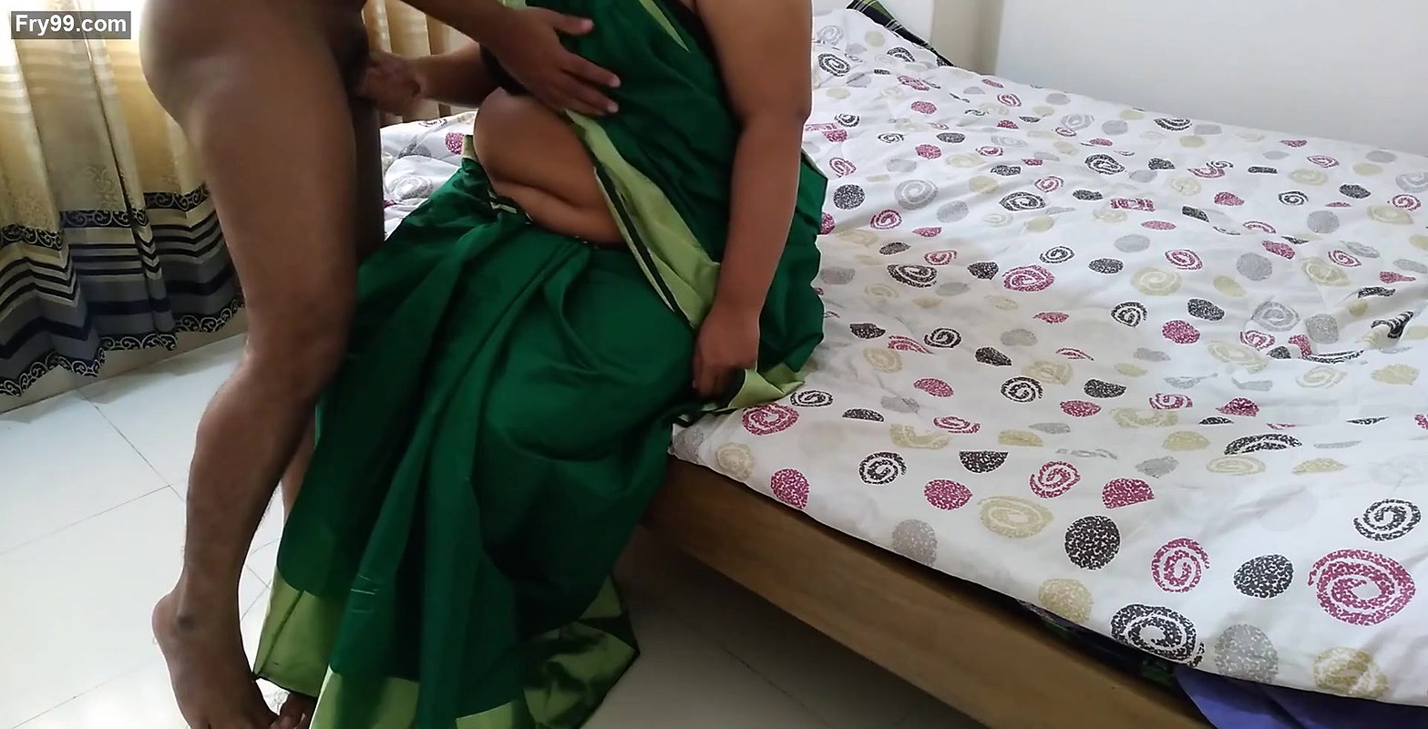 Damad dwara Desi sexy saas ki mast chudai (Indian village mother-in-law fucked by son-in-law) Huge cum Inside pussy