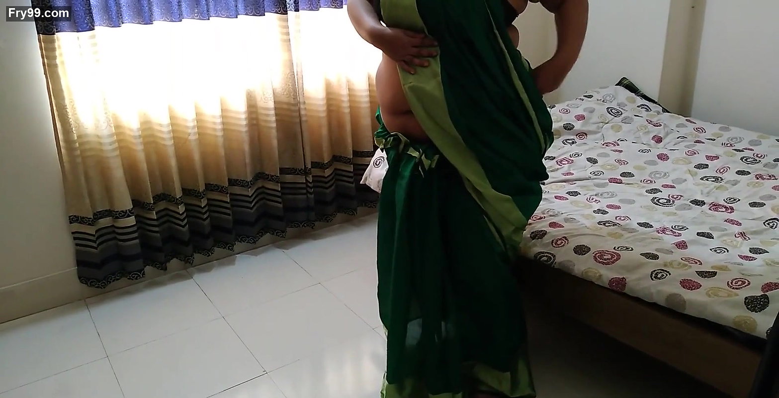 Damad dwara Desi sexy saas ki mast chudai (Indian village mother-in-law fucked by son-in-law) Huge cum Inside pussy
