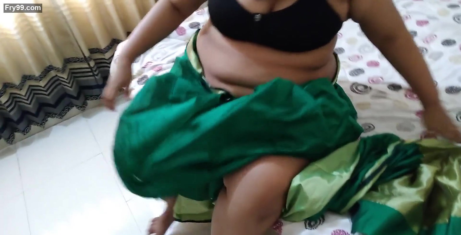 Damad dwara Desi sexy saas ki mast chudai (Indian village mother-in-law fucked by son-in-law) Huge cum Inside pussy