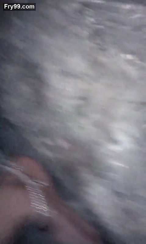 Desi girl pissing in toilet