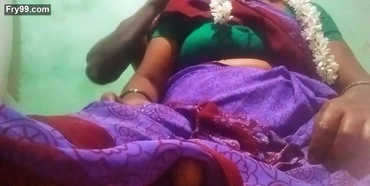 Desi Tamil priyanka aunty big boobs