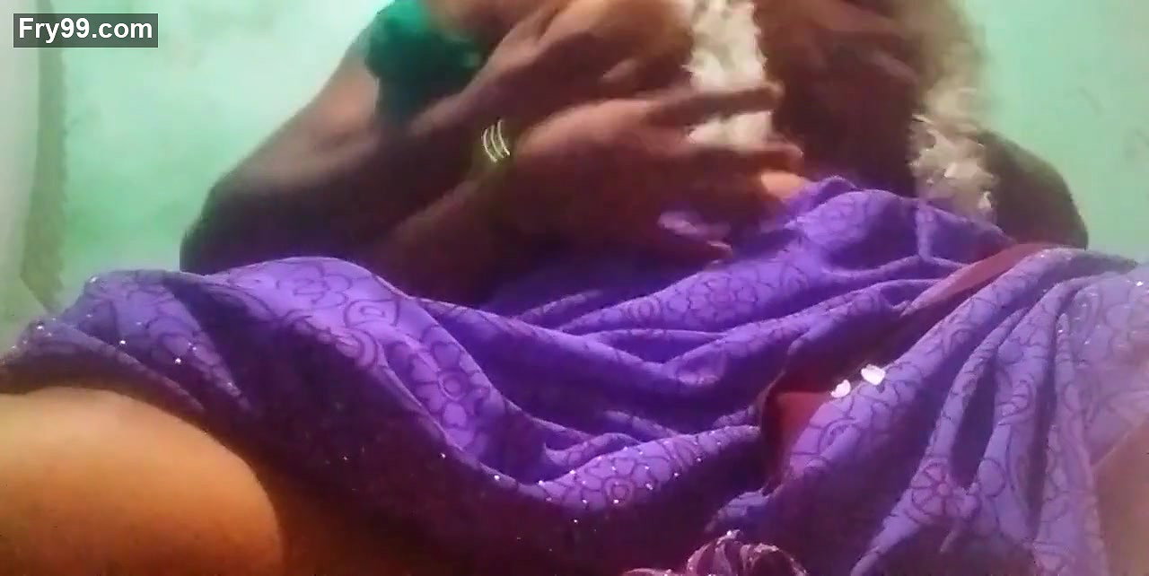 Desi Tamil priyanka aunty big boobs