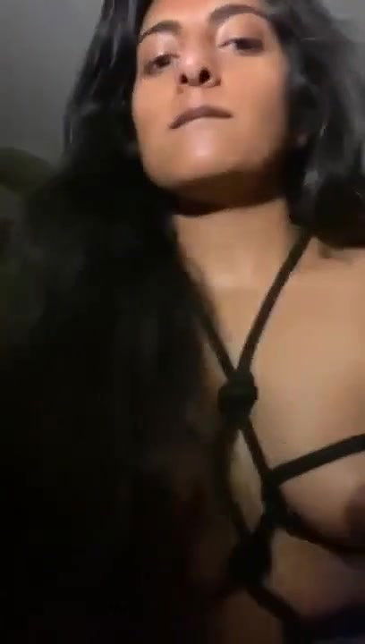 Beautiful brown girl awesome naked pillow ride