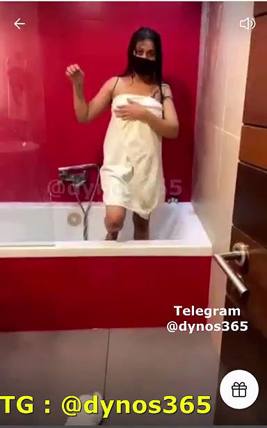 your girl naked it tub tango