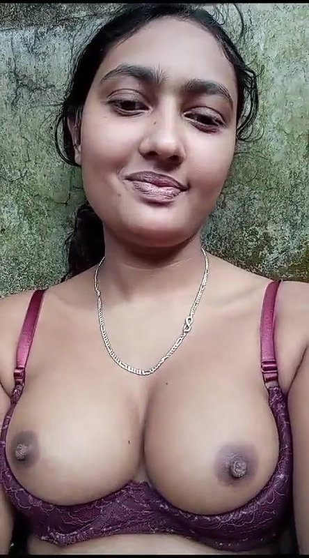 Bohat Pyaari Or Jawan Bhabhi K Nazarey P12